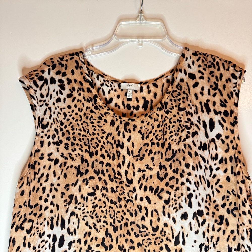LIKE NEW: Joie Leopard Print Cap Sleeve Blouse